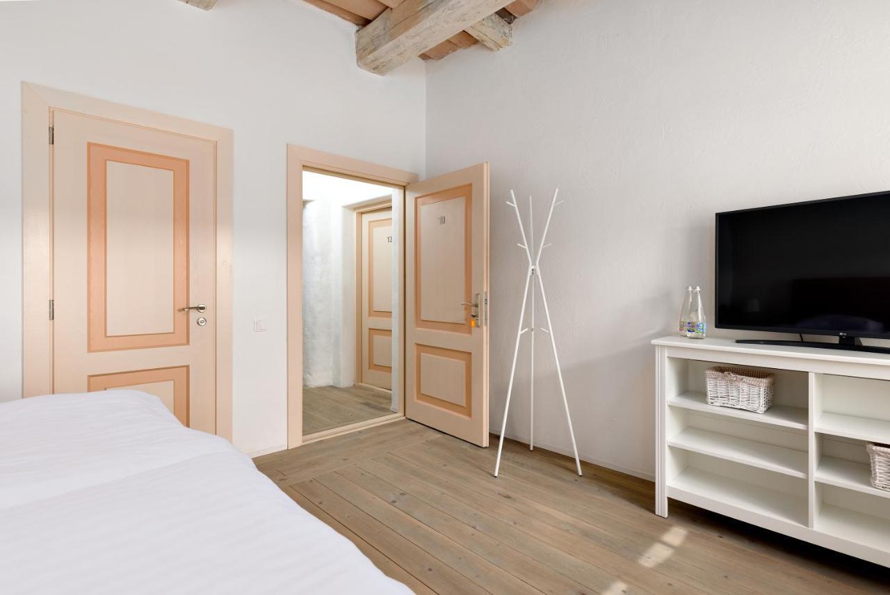 Nurmuizas Viesnica Hotel Lauciene ภายนอก รูปภาพ