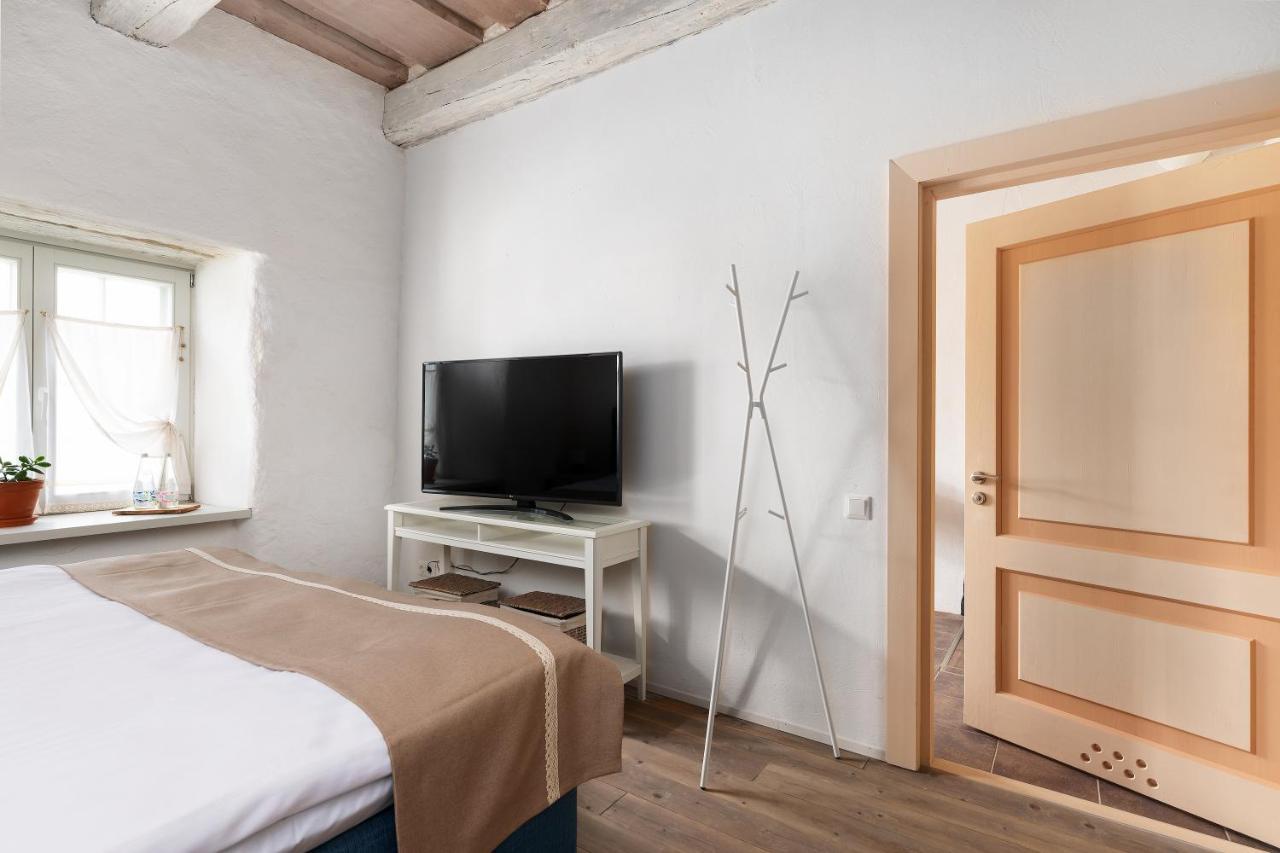 Nurmuizas Viesnica Hotel Lauciene ภายนอก รูปภาพ